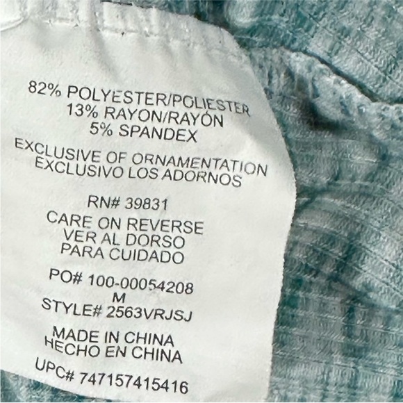 BUNDLE 2 Women’s Tops Medium - Picture 12 of 12